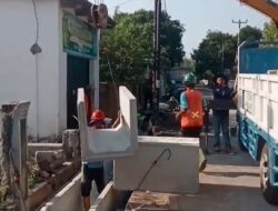 Peningkatan Saluran Drainase Beton Precast U-Ditch Desa Sindang Disambut Baik Warga 
