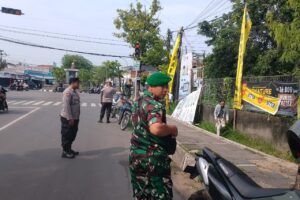 Koramil 1601 Indramayu Berperan Aktif dalam Pembersihan Alat Peraga Kampanye di Masa Tenang Pilkada 2024