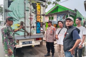 Koramil 1602/Sindang Kawal Distribusi Logistik Pilkada 2024 di Cantigi