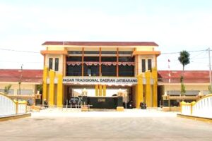 Kepemimpinan Samsuri dan Sugiyanto di Pasar Tradisional Jatibarang: Wujudkan Sinergi untuk Ketertiban dan Kebersihan Pasar