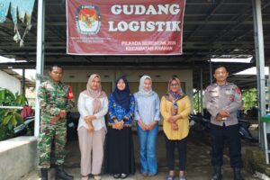Koramil 1603/Lohbener Kawal Logistik Pilkada 2024 di PPK Kecamatan Pasekan