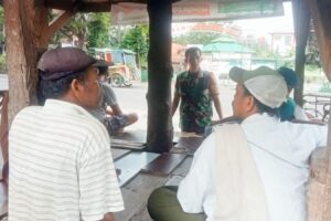 Kegiatan Komsos Koramil 1609/Juntinyuat: Membangun Sinergi dengan Warga Desa Juntikebon