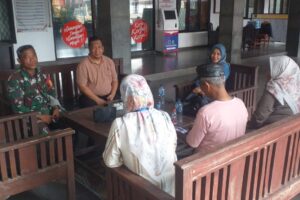 Kegiatan Komsos Koramil 1605 Sukagumiwang: Wujud Kepedulian terhadap Masyarakat Desa Gunungsari