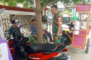 Babinsa Koramil 1609/Juntinyuat Gelar Kegiatan Komsos di Desa Juntikebon