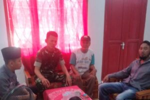 Anggota Koramil 1608/Karangampel Lakukan Kegiatan Komsos Puldatater di Desa Sendang