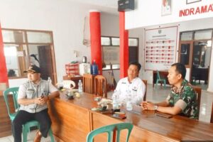 Koramil 1602/Sindang Gelar Komsos dengan Kuwu Desa Panyindangan Wetan