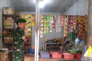 Koramil 1608 Karangampel Lakukan Monitoring Harga Kebutuhan Pokok di Wilayahnya