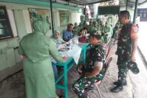 Koramil 1601/Indramayu Gelar Pemeriksaan Kesehatan Rutin bagi Anggota dan Persit