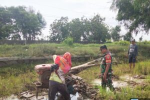 Koramil 1605/Sukagumiwang Berperan Aktif Dalam Pendampingan Pengolahan Lahan Pertanian di Desa Tersana