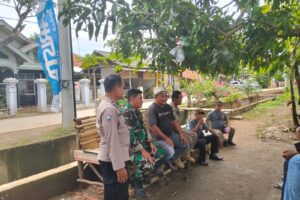 Komunikasi Sosial Babinsa Desa Kijaran Wetan, Lohbener: Tingkatkan Keamanan dan Kewaspadaan Masyarakat