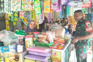 Pemantauan Harga Bahan Pokok oleh Koramil 1609/Juntinyuat