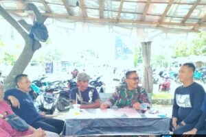 Komsos Koramil 1602/Sindang dengan Warga Desa Sindang: Sinergi untuk Kondusifitas Wilayah