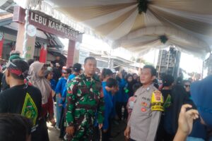 Pawai Tasyakur Tradisi Adat Sedekah Bumi Desa Karangsong: Pengamanan yang Terkoordinasi oleh Koramil 1601 Indramayu