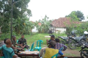 Kegiatan Komsos Koramil 1603/Lohbener di Desa Arahan Kidul: Membangun Kedekatan dengan Masyarakat