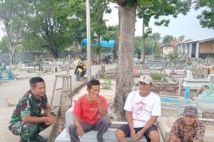 Kegiatan Komsos Koramil 1608/Karangampel: Membangun Kesadaran Lingkungan Warga Desa Tanjung Sari