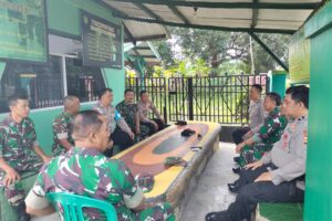 Koramil 1604/Jatibarang Gelar Rapat Sinergitas dengan Polsek Jatibarang untuk Pengamanan Natal dan Tahun Baru 2024