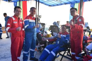 RU VI Pertamina Balongan Peringati HUT PT KPI ke-67 dengan Donor Darah dan Tes HIV