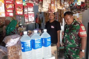 Koramil 1609/Juntinyuat Laksanakan Pemantauan Harga Sembako di Wilayah Kecamatan Juntinyuat