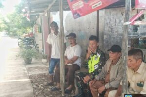 Koramil 1608/Karangampel Tingkatkan Keamanan dan Silaturahmi melalui Komsos