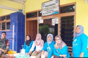 Koramil 1602/Sindang Dampingi Kegiatan Posyandu di Desa Kenanga