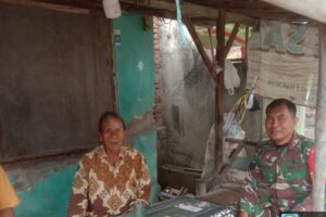 Koramil 0616-05/Sukagumiwang Lakukan Komsos dengan Warga Tulungagung untuk Tingkatkan Keamanan dan Ketertiban