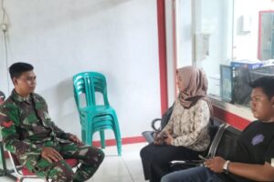 Koramil 1608 Karangampel Gelar Komsos, Perkuat Silaturahmi dan Keamanan Wilayah Desa Mundu