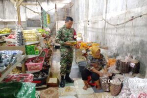 Koramil 1603/Lohbener Monitor Harga Kebutuhan Pokok di Wilayah Lohbener